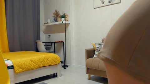 Kira online show from April 25, 2026, 11:02 pm