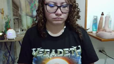 Vannesa online show from April 29, 2026, 2:26 am