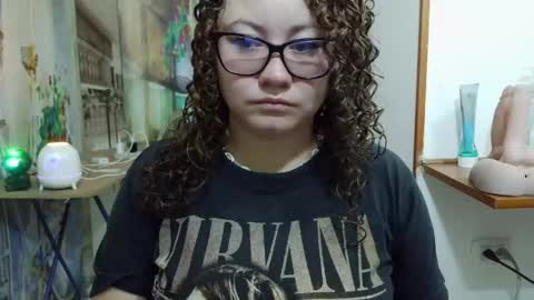Vannesa online show from May 2, 2026, 3:00 am