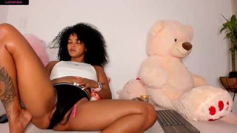 Snapshot of curly_sweett chatting on May 15, 2026, 11:34 pm Curly - OF- CURLY SWEETT online show from May 15, 2026, 11:34 pm