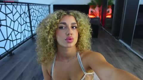 Snapshot of curlyanto chatting on June 8, 2026, 8:37 am Antonia online show from June 8, 2026, 8:37 am