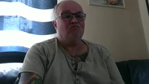 curtus14 online show from October 24, 2025, 11:39 am