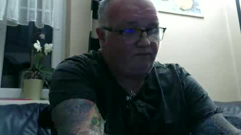 curtus14 online show from November 26, 2025, 9:38 pm