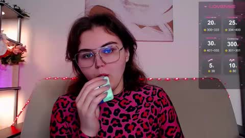 Snapshot of curvy_janie chatting on February 1, 2026, 4:11 am Jane online show from February 1, 2026, 4:11 am