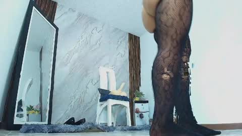 Snapshot of curvy_milff chatting on April 17, 2026, 2:25 am ISABEL online show from April 17, 2026, 2:25 am