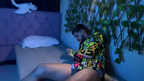 Snapshot of curvyandking chatting on August 5, 2026, 4:37 am curvyandking online show from August 5, 2026, 4:37 am