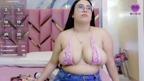 Snapshot of curvybuffgirl chatting on June 28, 2026, 7:42 pm Michel online show from June 28, 2026, 7:42 pm