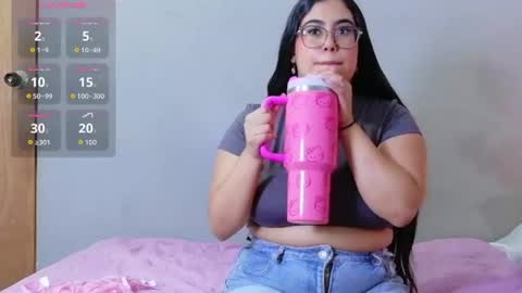 Snapshot of curvybuffgirl chatting on July 5, 2026, 6:37 pm Michel online show from July 5, 2026, 6:37 pm