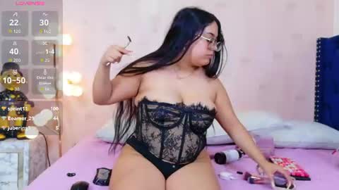 Snapshot of curvybuffgirl chatting on July 14, 2026, 7:52 pm Michel online show from July 14, 2026, 7:52 pm