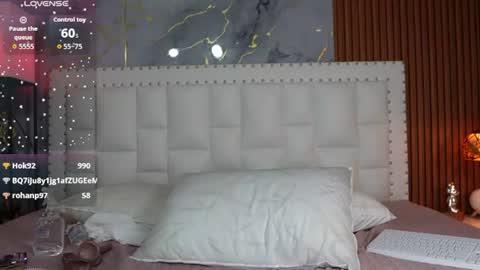 Snapshot of curvybuffgirl chatting on July 28, 2026, 8:52 pm Michel online show from July 28, 2026, 8:52 pm