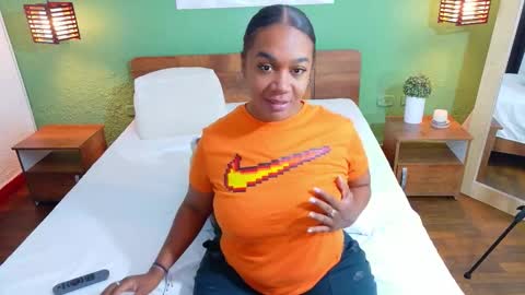 Danna online show from October 10, 2025, 8:30 pm