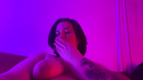 Snapshot of curvyflora chatting on February 23, 2025, 5:01 am CurvyFlora online show from February 23, 2025, 5:01 am