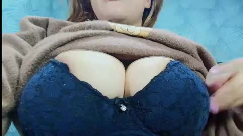 Julieth online show from May 4, 2026, 11:34 pm