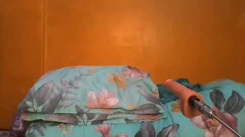 curvylyin online show from January 6, 2026, 9:24 am