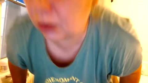 Snapshot of curvymomylore chatting on June 30, 2026, 7:09 am Lore online show from June 30, 2026, 7:09 am