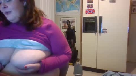 Snapshot of curvyplayday chatting on January 1, 2025, 5:22 am dahlia -kim online show from January 1, 2025, 5:22 am