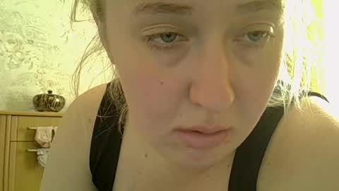 Curvy online show from April 29, 2026, 9:57 am