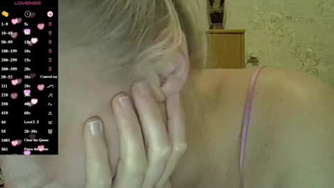 Snapshot of curvywild_lady30 chatting on July 17, 2026, 11:53 pm Curvy online show from July 17, 2026, 11:53 pm