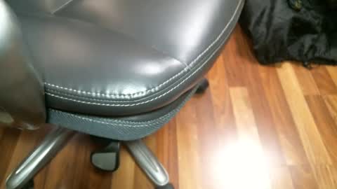 Snapshot of cutandwaxed2 chatting on December 14, 2024, 2:31 pm BI SMOOTH MATURE SUB online show from December 14, 2024, 2:31 pm