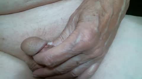 Snapshot of cutandwaxed2 chatting on November 17, 2025, 1:39 pm BI SMOOTH MATURE SUB online show from November 17, 2025, 1:39 pm