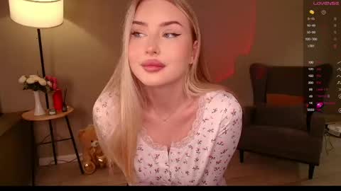 Snapshot of cute18cute chatting on May 20, 2026, 7:25 am Kira online show from May 20, 2026, 7:25 am