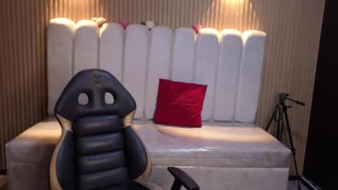 Snapshot of cute_angel_1 chatting on June 27, 2026, 3:44 am cute_angel_1 online show from June 27, 2026, 3:44 am