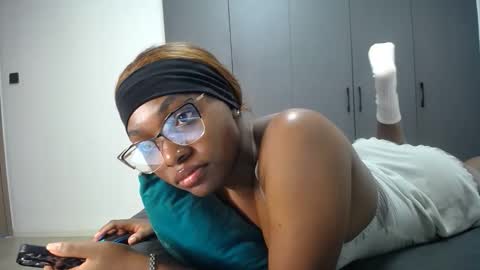 Liya online show from April 26, 2026, 7:39 am