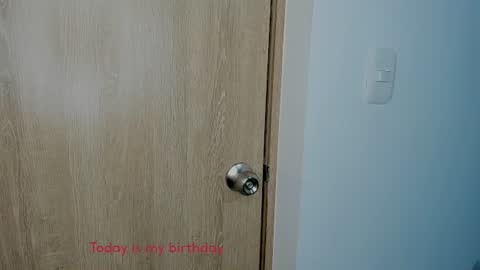 Snapshot of cute_brunett chatting on July 7, 2026, 6:47 am Sara online show from July 7, 2026, 6:47 am