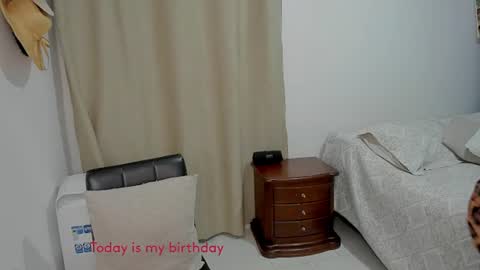 Snapshot of cute_brunett chatting on July 7, 2026, 7:23 am Sara online show from July 7, 2026, 7:23 am