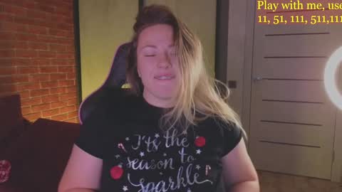 Snapshot of cute_darina chatting on December 19, 2024, 2:45 am Everyday stream in the same time online show from December 19, 2024, 2:45 am