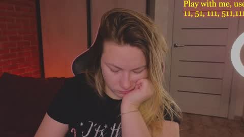 Snapshot of cute_darina chatting on January 14, 2025, 1:26 am Everyday stream in the same time online show from January 14, 2025, 1:26 am