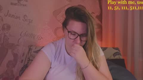 Snapshot of cute_darina chatting on January 25, 2025, 1:43 am Everyday stream in the same time online show from January 25, 2025, 1:43 am