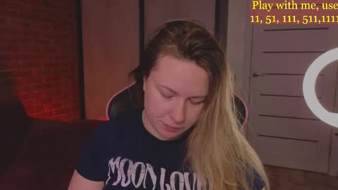 Snapshot of cute_darina chatting on March 8, 2025, 1:39 am Everyday stream in the same time online show from March 8, 2025, 1:39 am