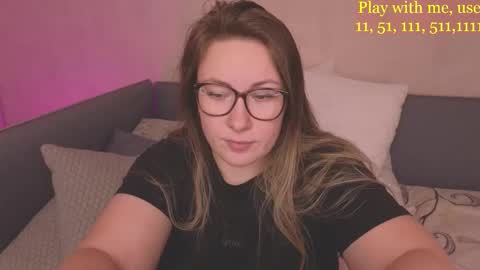 Snapshot of cute_darina chatting on November 16, 2025, 1:00 am Everyday stream in the same time online show from November 16, 2025, 1:00 am