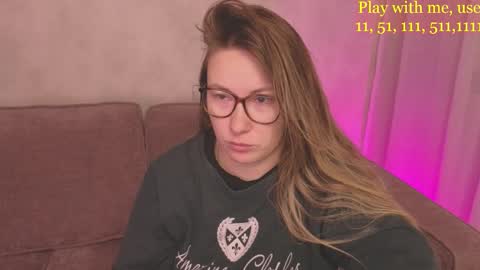 Snapshot of cute_darina chatting on November 22, 2025, 1:26 am Everyday stream in the same time online show from November 22, 2025, 1:26 am
