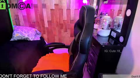    Independent Model online show from February 7, 2026, 7:50 pm