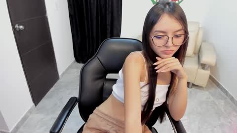 Bella Fox online show from January 6, 2026, 2:54 pm