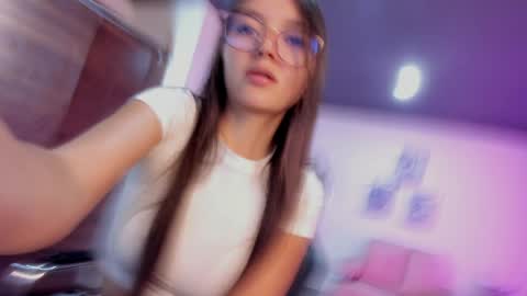 Snapshot of cute_fox_1 chatting on April 11, 2026, 2:21 pm Bella Fox online show from April 11, 2026, 2:21 pm