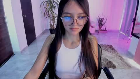 Snapshot of cute_fox_1 chatting on April 18, 2026, 3:27 pm Bella Fox online show from April 18, 2026, 3:27 pm