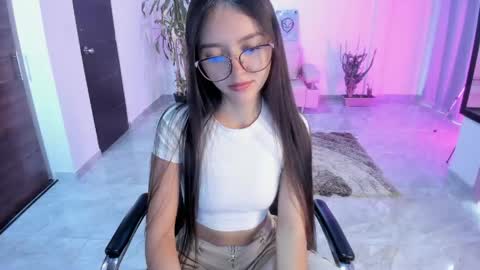 Snapshot of cute_fox_1 chatting on May 9, 2026, 2:55 pm Bella Fox online show from May 9, 2026, 2:55 pm