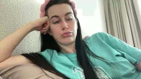 cute_kriss94 online show from April 26, 2026, 11:08 am