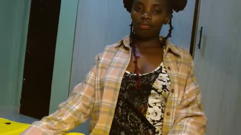 cute_lorna online show from April 27, 2026, 1:58 am