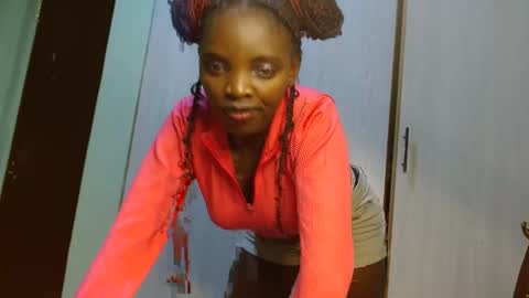 cute_lorna online show from April 28, 2026, 2:33 pm