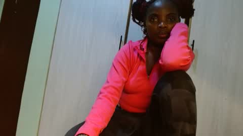 cute_lorna online show from April 29, 2026, 2:37 am