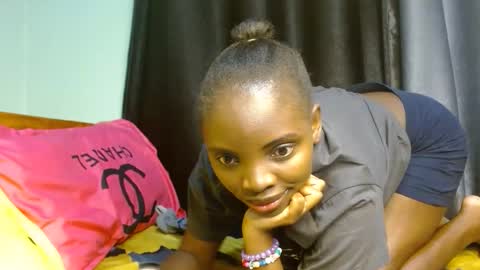 cute_lorna online show from May 1, 2026, 2:54 pm