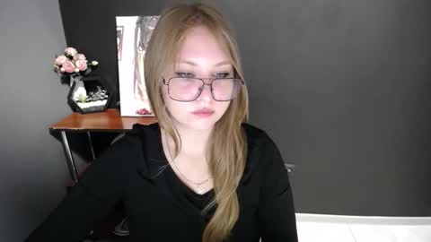 Veronica online show from October 10, 2025, 7:07 am