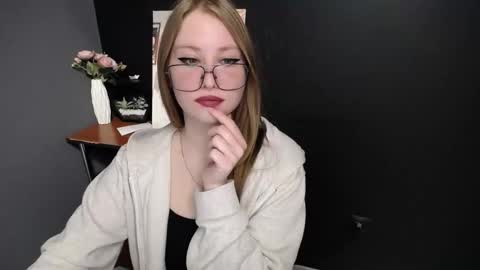 Veronica online show from April 3, 2026, 8:12 am