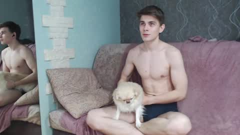 Snapshot of cute_oliver chatting on February 17, 2025, 12:10 am Oliver online show from February 17, 2025, 12:10 am