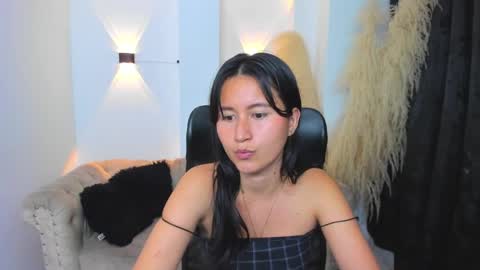 Snapshot of cute_rouss chatting on December 12, 2024, 8:03 am ROUSS online show from December 12, 2024, 8:03 am