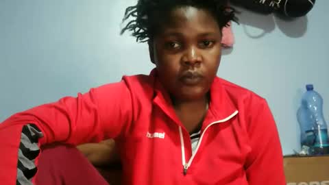 cute_roxie online show from October 31, 2025, 6:42 pm